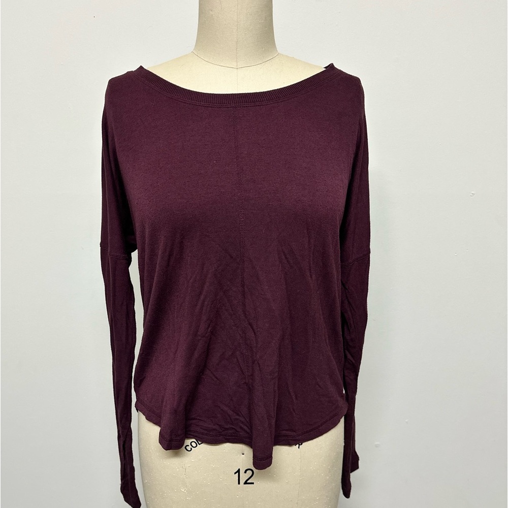 Burgundy Yogalicious Workout Long Sleeve with hidden thumb hole. Size XL.